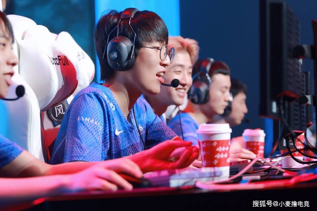 FNC血洗LGD，Crisp完成史诗逆转强强对话成都决赛之夜，成为赛场最大亮点的简单介绍